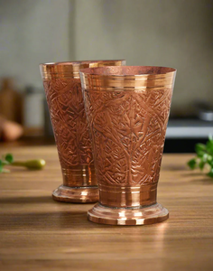 Copas de vino de cobre martillado estilo Ntique con una funcionalidad de mezcla de acabado brillante con elegancia Vintage para cada ocasión - Product Image 1