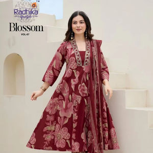 Fondo Kurti con estampado de algodón de primera calidad con bordado Dupatta, colección de ropa india y pakistaní, precio al por mayor para ropa de fiesta - Product Image 1