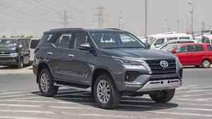 Toyota Fortuner 4.0P 2023, SUV Usado en Perfectas Condiciones, Volante a la Izquierda, Emisión Euro III, Cámara Trasera, Asientos de Cuero, Combustible Diésel - Product Image 2