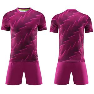 Ensemble de maillots de football à sublimation uniformes de football d'équipe personnalisés avec short, tissu à séchage rapide et approvisionnement OEM en gros - Product Image 6