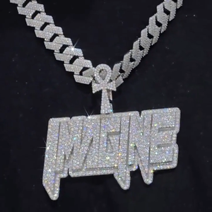 จี้เพชรโมอิสซาไนต์แบบ Iced Out สั่งทำตัวอักษรย่อได้ ดีไซน์หรูหราสไตล์ฮิปฮอป เงินแท้ 925 สำหรับทั้งชายและหญิง - Product Image 1