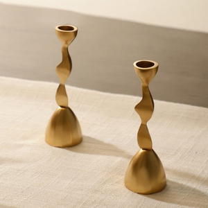 Portavelas recto decorativo de aluminio y latón con detalles artesanales y estructura estable ideal para centros de mesa de eventos - Product Image 4