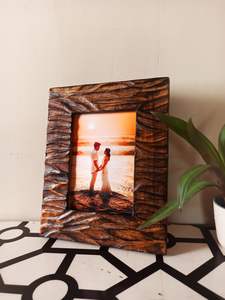 Compre un marco de fotos de madera hecho a mano para la decoración de la sala de estar con un diseño vintage de estilo rústico para fotos familiares. - Product Image 2