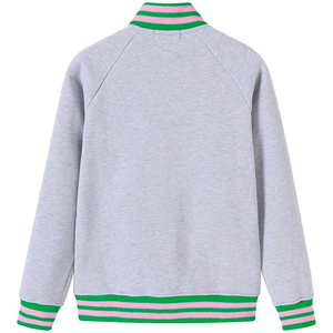 Alfa |   Kapa |   Chaqueta Universitaria Personalizada Estilo Hermandad Alpha, Color Gris, con Letras de Chenilla, Cierre Completo, Chaqueta Universitaria al por Mayor - Product Image 2