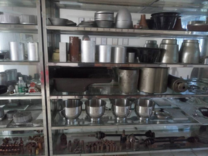 Presse hydraulique à emboutissage profond à quatre colonnes de haute qualité, équipement multifonctionnel pour la fabrication d'ustensiles de cuisine - Product Image 4