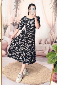 Presentamos nuestro impresionante traje de algodón para mujer con diseño reversible para un look festivo y elegante. - Product Image 6