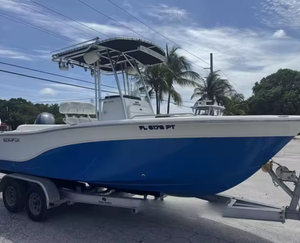 Bateau de pêche sportif et de loisirs Premiumm Commander CenterConsole d'occasion 2015, durable, pour l'aventure en famille, 20 pieds avec remorque - Product Image 3