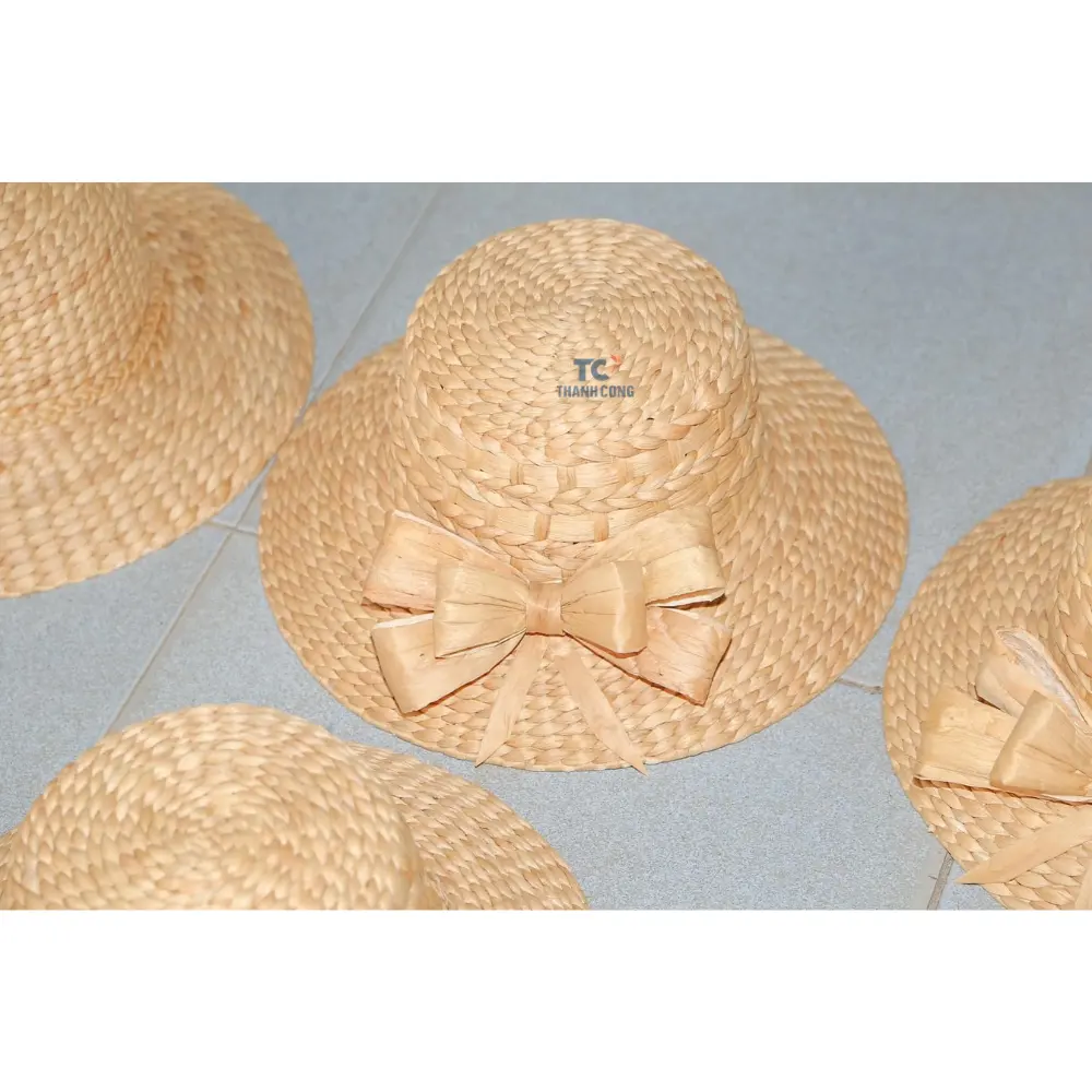 หมวกฟางชายหาดเป็นมิตรต่อสิ่งแวดล้อมหมวกฟางผักตบชวาหมวกฟางสำหรับผู้หญิงทำจากเวียดนาม