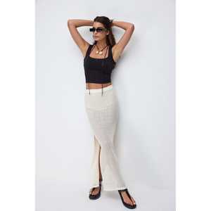 Sous-vêtement à bretelles épaisses avec détails en dentelle à rayures - Product Image 1