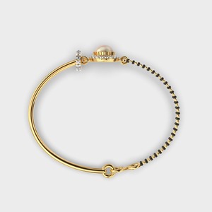 สร้อยข้อมือมังกัลสุตรประดับเพชรทรงกลมเจียระไนแบบบริลเลียนท์ที่ได้รับการรับรองจาก IGI พร้อมไข่มุกประดับรอบเพชร  ทำจากทอง 14K สีเหลือง / สีขาว / สีโรสโกลด์ - Product Image 3