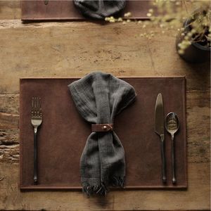 Set de table en cuir vintage fait main avec anneau de serviette, décoration de table rustique, résistant, réversible, isolant thermique - Product Image 1