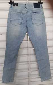 Femmes été décontracté taille moyenne Denim pantalon respirant lourd javel lavé avec broderie et pli coupe et coudre conception de jambe avant - Product Image 2
