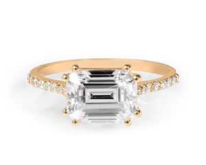 Bague en or massif 14 carats avec diamant de laboratoire taille émeraude East West pour femme, idéale pour fiançailles, mariage, anniversaire, bijou romantique et raffiné - Product Image 1