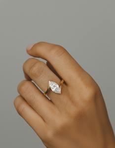 แหวนหมั้นเพชรทรงมาร์ควิส 2 กะรัต เกรด E VVS เพชรเลี้ยงในห้องปฏิบัติการ ได้รับการรับรองจาก IGI สำหรับผู้หญิง ทองคำแท้ 10K - Product Image 1