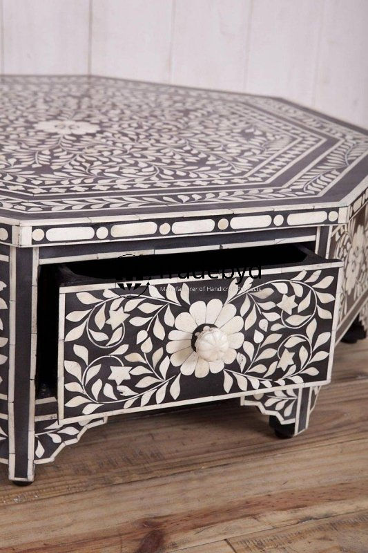 Available in different Colors