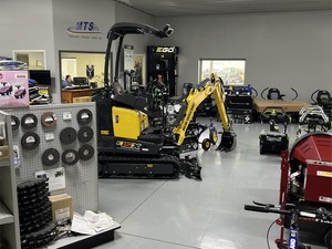 Excavadora de cadenas New Holland E215B de 21 toneladas usada, en buen estado, probada y certificada, con caja de cambios, bomba, motor y cojinetes de 980 kg, en venta. - Product Image 6