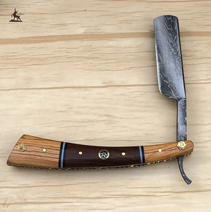 Navaja de Afeitar de Hoja Recta Damasco Hecha a Mano con Mango de Madera Personalizable, Cuchillo de Afeitar de Seguridad Vintage con Soporte OEM, Regalo para Hombre - Product Image 3