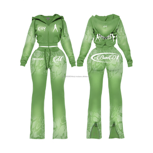 Ensemble de survêtement 2 pièces pour femme, style streetwear, avec sweat à capuche et pantalon de jogging, imprimé lettres, coupe courte, vêtements d'automne, personnalisable, très demandé - Product Image 1