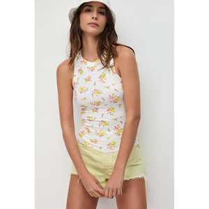 เสื้อครอปคอวีผ้ายืด - Product Image 1