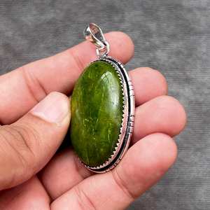 Pendentif Labradorite verte fait à la main en argent Sterling 925 bijoux ovales en pierres précieuses collier élégant pour les femmes cadeau - Product Image 2