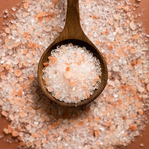 Vente en gros d'usine de sel de la mer morte de relaxation de marque privée avec des fleurs, cadeau de spa pour elle, sels de bain floraux avec des huiles essentielles - Product Image 1
