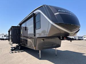 Autocaravanas Usadas al por Mayor en Excelente Estado, Modelo 2026 Dutchmen Astoria 3173R-L-P - Product Image 2