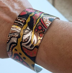 Brazalete ancho de diseñador floral de latón puro 100% hecho a mano, brazalete ajustable, Regalo para mamá - Product Image 6