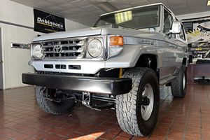EDICIÓN CLÁSICA 1994 LANDCRUISERS FZJ73 4X4, TRANSMISIÓN MANUAL DE 5 VELOCIDADES, MOTOR DE 4.5 LITROS Y 6 CILINDROS, EN PERFECTO ESTADO DE FUNCIONAMIENTO, IMPECABLE, EXCELENTE CONDICIÓN, LO MEJOR - Product Image 6