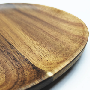Assiette à dîner ronde irrégulière en bois d'acacia avec plateau en noyer mangue pour plateaux de service à la maison et au restaurant - Product Image 3