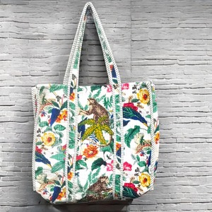 Sac fourre-tout vintage bohème matelassé en velours avec fermeture éclair - Imprimé singe bleu marine Mode féminine - Product Image 1