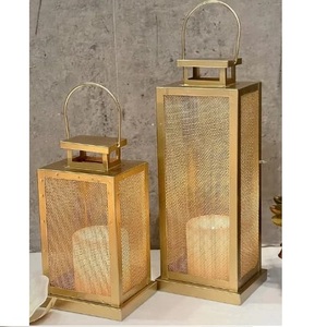 Lanterne en métal doré personnalisée, exclusive et tendance pour la décoration de la maison, des hôtels et des mariages - Product Image 2