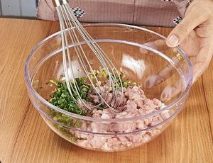 Fabricant de gros Mélangeur à main en acier inoxydable en forme de ballon Fouet à oeufs avec poignée en forme de tuyau Batteur à oeufs multi-usage - Product Image 3