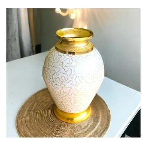 Nouvelle Arrivée Vase à Fleurs Moderne en Métal et Fer, Vase sur Pied Écologique, Taille, Forme et Couleur Personnalisables pour Usage Domestique et Commercial - Product Image 3