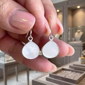 Pendientes de Perlas en Forma de Lágrima, Madreperla Lisa y Ligera, Estilo Clásico Unisex, Regalo para Mamá, Plata de Ley 925, Piedra de Nacimiento de Junio - Product Image 5
