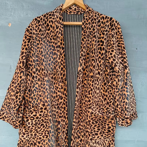 Kimono de terciopelo con estampado de animales de leopardo, bata Floral Rove, chaqueta de terciopelo de algodón de talla grande Unisex, regalo para ella, bata de novia - Product Image 1
