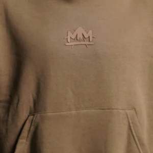 Sudadera con Capucha Marrón para Hombre, de Algodón Grueso, con Bolsillo Tipo Canguro, Estilo Casual Urbano - Product Image 4