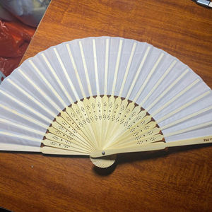 Abanico de mano de bambú tradicional personalizado con decoración de impresión de Viet Fargimex - Product Image 1