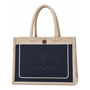 Bolsa de Yute Natural Negra con Bolsillo Frontal de Lona con Ribete, 17x13x6 Pulgadas, Venta al Por Mayor, Logotipo Personalizado - Product Image 2