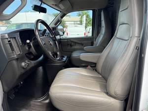 Precio bajo, GMC Savana 2500 2023, auto usado en venta - Product Image 2