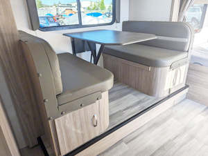 Usado en los EE. UU.: Remolque de Viaje de 15 Pies con Litera, Apertura Lateral y Material de Aluminio para Tu Aventura - Product Image 5