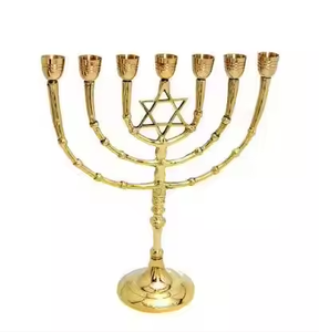 Nouveauté Menorah en métal avec finition cuivre antique Aluminium Nature's Glow Menorah organique Menorah Arbre de lumière - Product Image 3