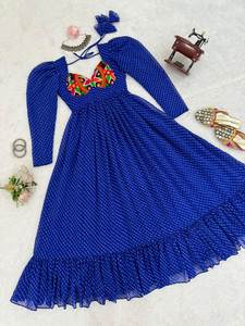 Impresionante Vestido de Georgette Serie SP con Estampado Digital, Cadena Cosida, Listo para Usar, con Borlas Acolchadas, Ropa Festiva para Mujer para la Fiesta de Navratri - Product Image 6