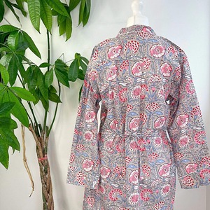 ชุดสูทยูเครนแบบดั้งเดิมสำหรับผู้หญิงสำหรับกิจกรรมทางวัฒนธรรมและเทศกาล - Product Image 1