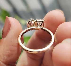 Anillo de Compromiso Personalizado con Moissanita de 1 Quilate, Corte Esmeralda Ovalado, Sin Níquel, Sin Plomo, Oro Sólido de 10K, 14K, 18K, Oro Blanco/Amarillo/Rosa - Product Image 3