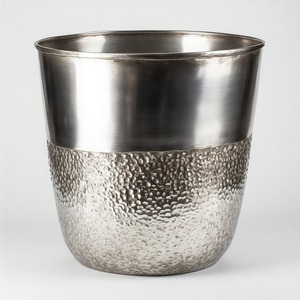 Olla de martillo celestial en tono plateado con textura sutil elaborada para un estilo de estante premium o declaraciones de vestíbulo patrimonial - Product Image 2