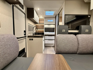 Compre una Autocaravana B=ü=r=s=t=n=e=r Signature 7.5 A-u-t-o-m-a-t-i-c 2026, Ideal para Viajes Cómodos de Larga Distancia, Lista para Enviar - Product Image 4