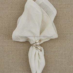 Vente en gros de ronds de serviette en métal de taille moyenne plaqués couleur or Nouveau design classique pour les mariages et les fêtes stockés - Product Image 5