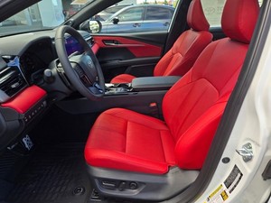 Toyota Camry XSE automatique, moteur propre, sièges en cuir, état impeccable - Product Image 3