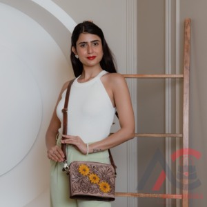 Nouveau fait à la main Western élégant en cuir repoussé femmes sac à bandoulière de haute qualité en cuir véritable tournesol sacs à main Cowgirl sacs à bandoulière - Product Image 2