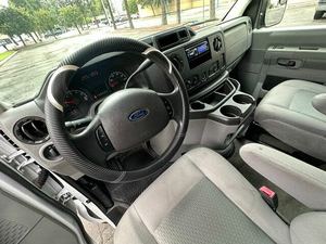 Offre Spéciale : Ford Série E d'occasion, en excellent état – Prêt à être expédié - Product Image 2
